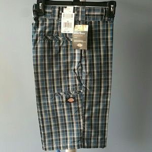 NWT Dickies Shorts with 5 multi use pockets